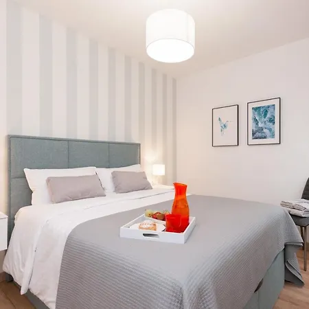 Apartment Premium Claudia By Aparters