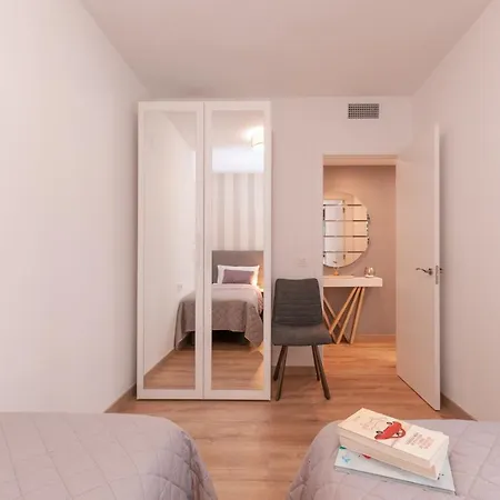 Premium Claudia By Aparters Torrevieja