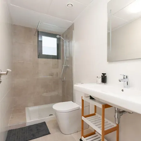 Premium Claudia By Aparters Apartment